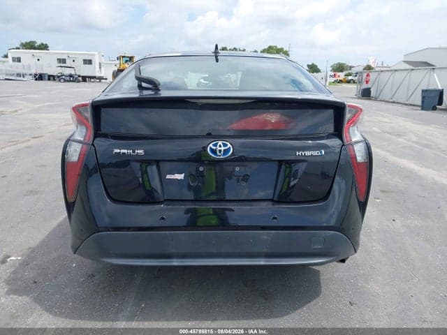 2018 TOYOTA PRIUS THREE 17