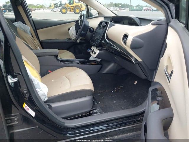 2018 TOYOTA PRIUS THREE 5