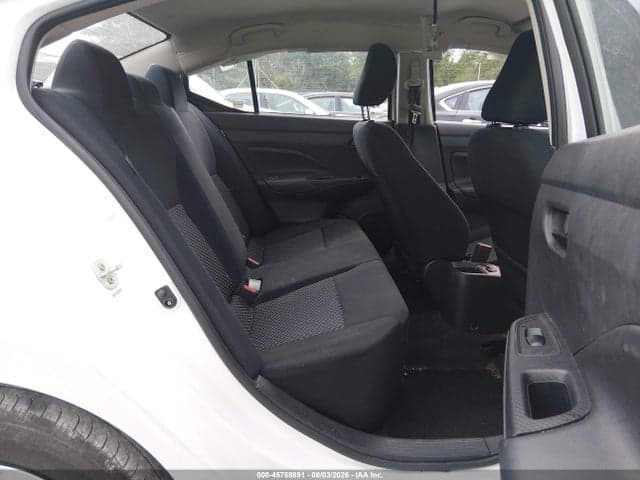 2024 NISSAN VERSA 1.6 S 8