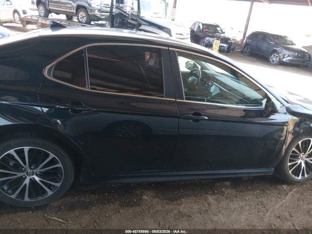 2020 TOYOTA CAMRY SE 13