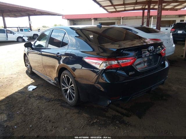 2020 TOYOTA CAMRY SE 3