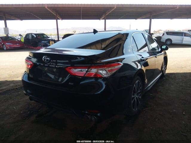 2020 TOYOTA CAMRY SE 4