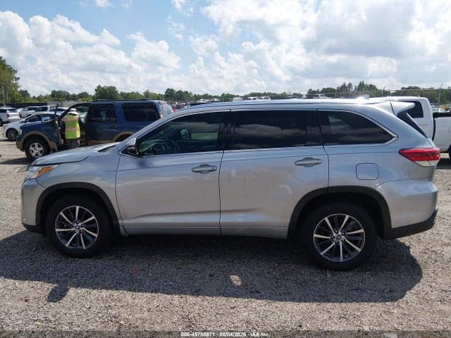 2018 TOYOTA HIGHLANDER XLE 15
