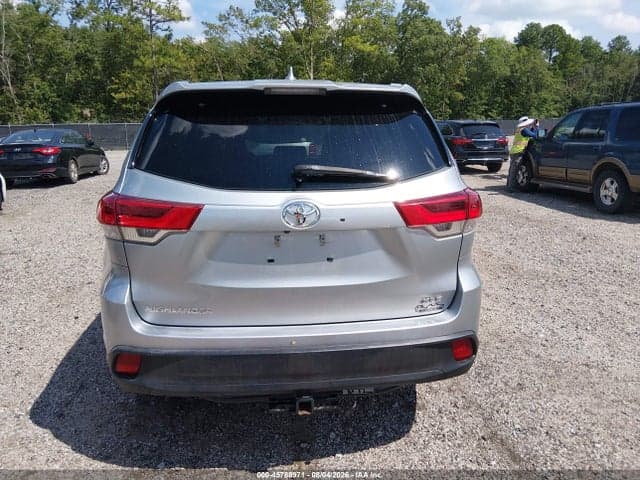 2018 TOYOTA HIGHLANDER XLE 17