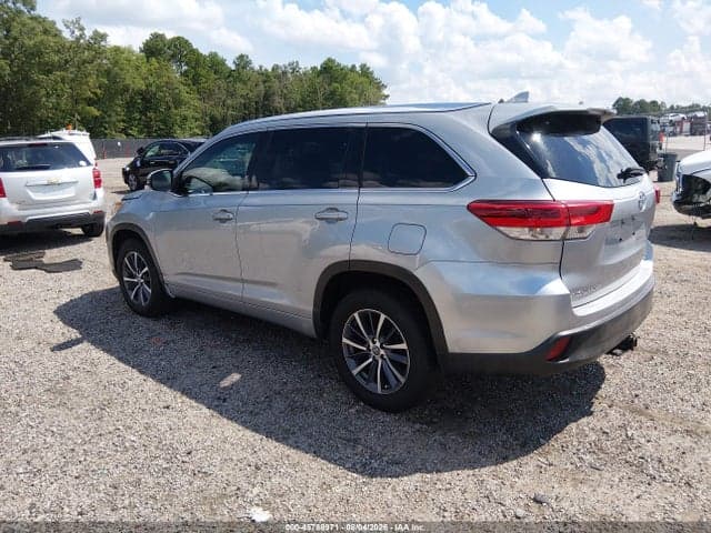 2018 TOYOTA HIGHLANDER XLE 3