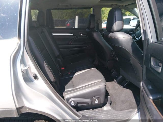 2018 TOYOTA HIGHLANDER XLE 8