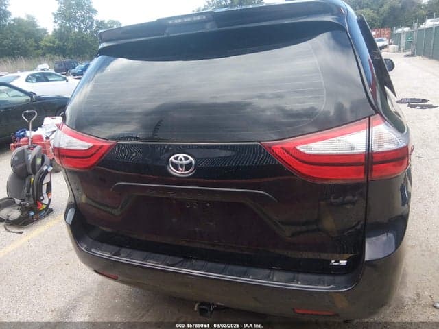 2018 TOYOTA SIENNA L 7 PASSENGER 17