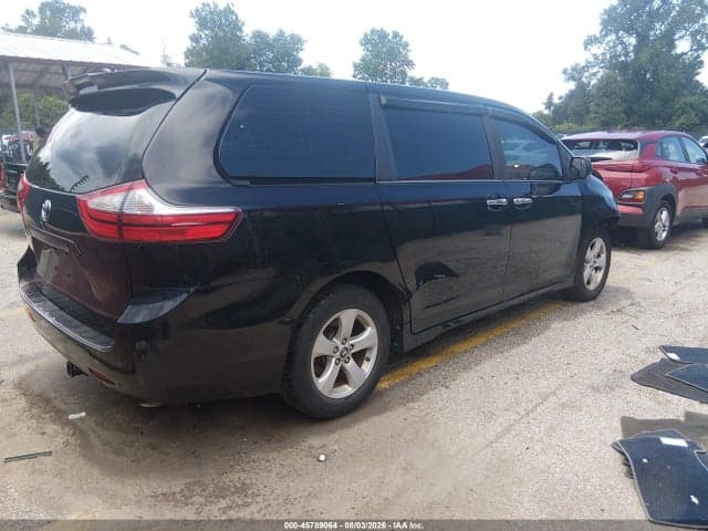2018 TOYOTA SIENNA L 7 PASSENGER 4