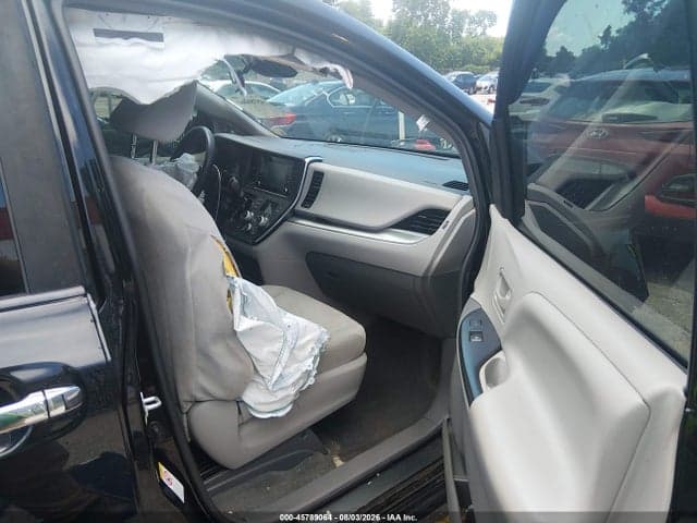 2018 TOYOTA SIENNA L 7 PASSENGER 5