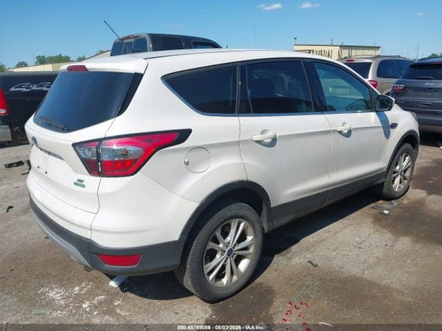 2017 FORD ESCAPE SE 4