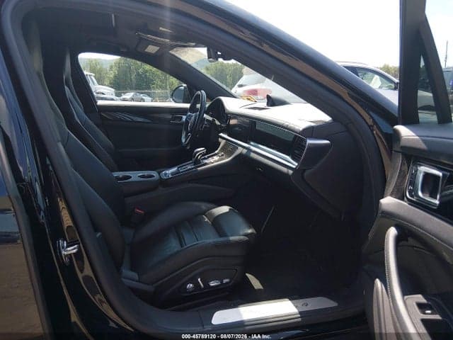 2017 PORSCHE PANAMERA 4 5
