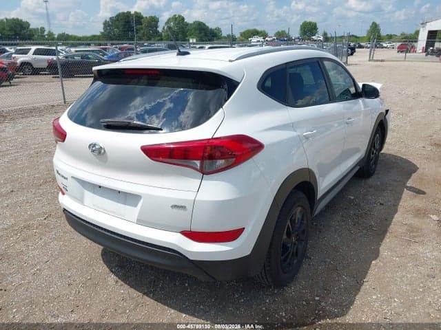 2017 HYUNDAI TUCSON SE 4