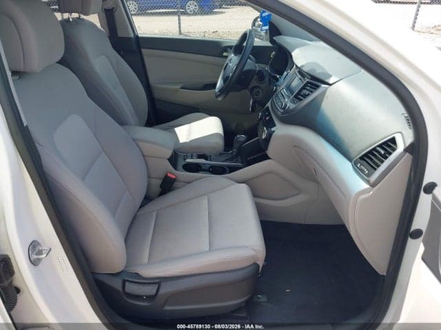 2017 HYUNDAI TUCSON SE 5