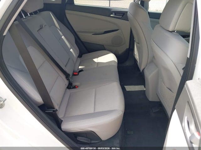 2017 HYUNDAI TUCSON SE 8