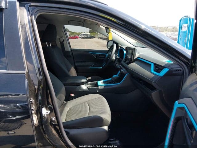 2019 TOYOTA RAV4 LE 5