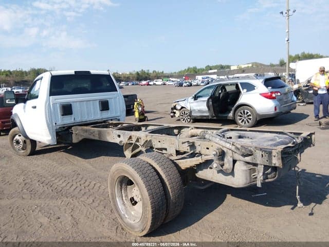 2023 RAM 5500 CHASSIS TRADESMAN/SLT 3