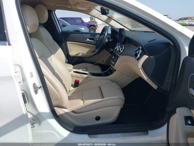 2020 MERCEDES-BENZ GLA 250 5