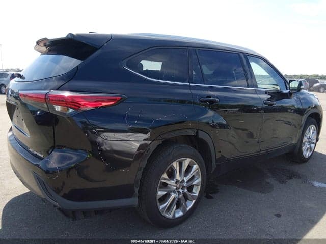 2021 TOYOTA HIGHLANDER LIMITED 17