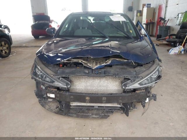 2019 HYUNDAI ELANTRA SE 12