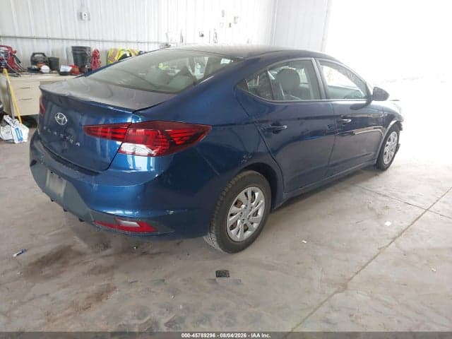 2019 HYUNDAI ELANTRA SE 4