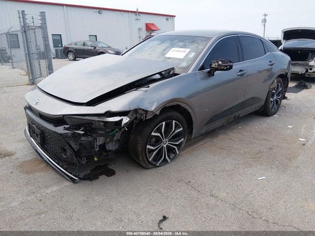2023 TOYOTA CROWN XLE 2