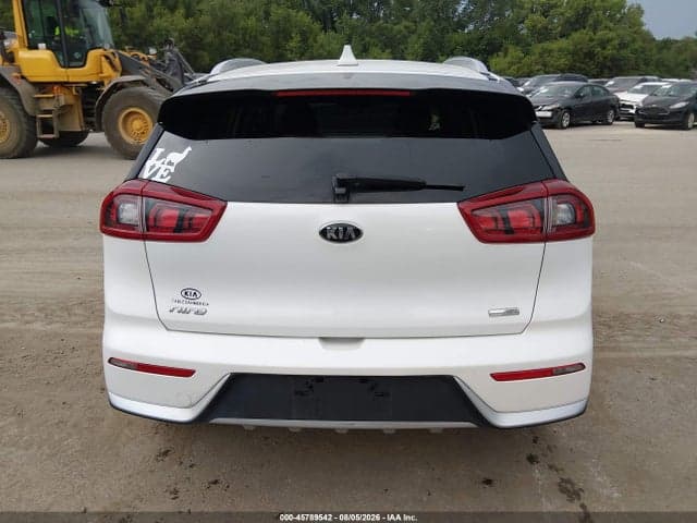 2017 KIA NIRO LX 16