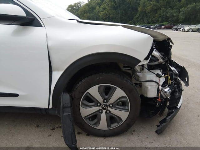 2017 KIA NIRO LX 6