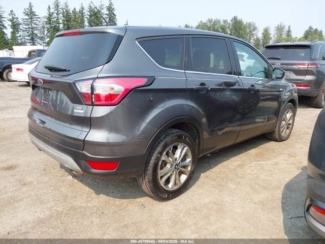 2017 FORD ESCAPE SE 4