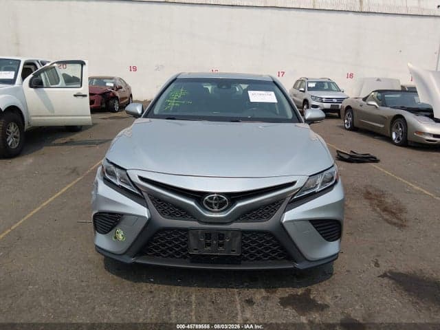2018 TOYOTA CAMRY SE 12