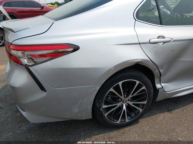 2018 TOYOTA CAMRY SE 17