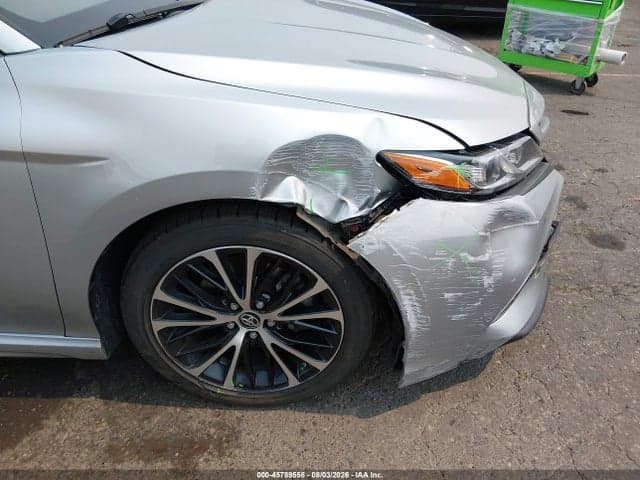 2018 TOYOTA CAMRY SE 19
