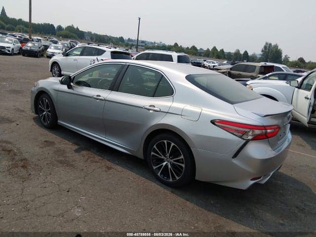 2018 TOYOTA CAMRY SE 3