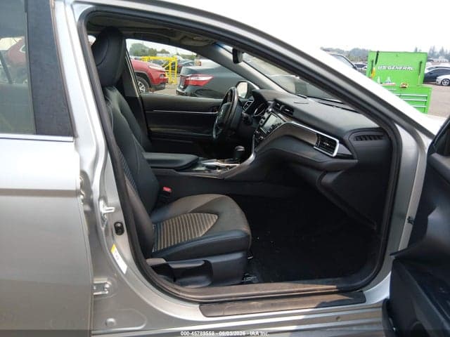 2018 TOYOTA CAMRY SE 5