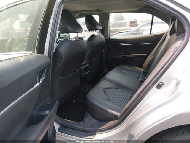 2018 TOYOTA CAMRY SE 8