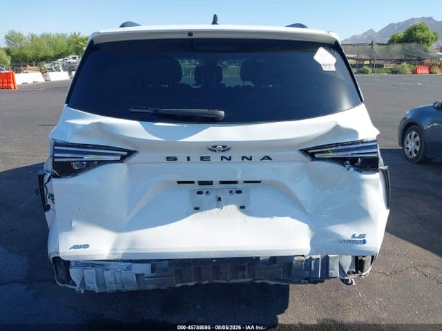 2021 TOYOTA SIENNA LE 17
