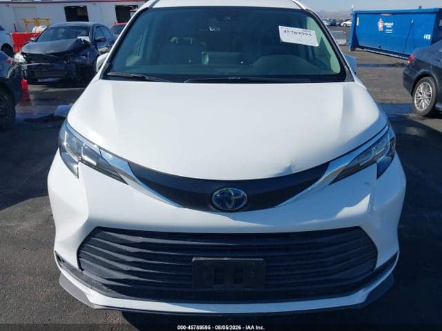 2021 TOYOTA SIENNA LE 20
