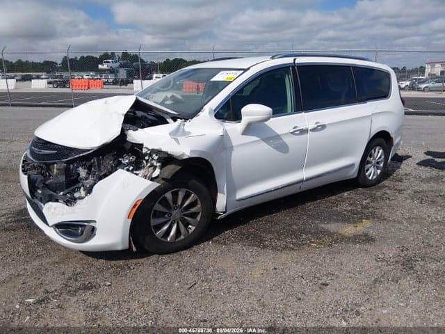 2019 CHRYSLER PACIFICA TOURING L 2