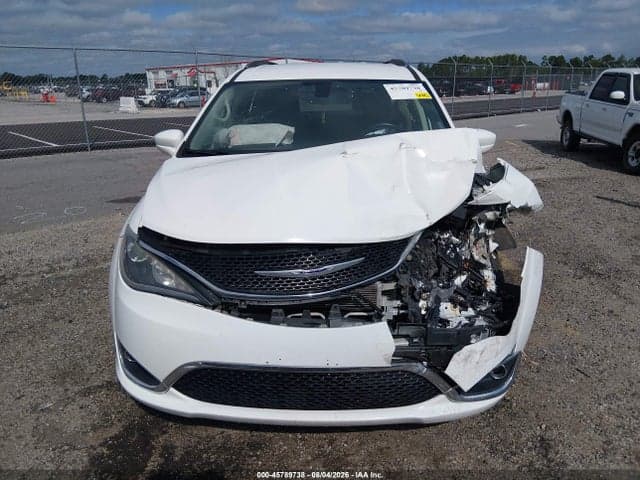 2019 CHRYSLER PACIFICA TOURING L 12