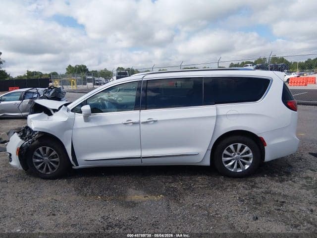 2019 CHRYSLER PACIFICA TOURING L 14