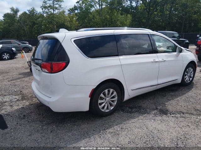 2019 CHRYSLER PACIFICA TOURING L 4