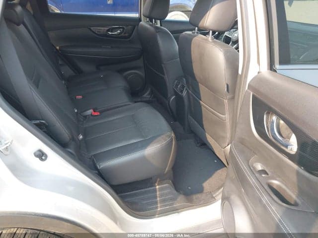2017 NISSAN ROGUE SL 8