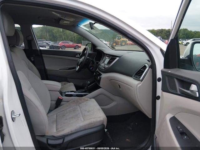 2018 HYUNDAI TUCSON SE 5
