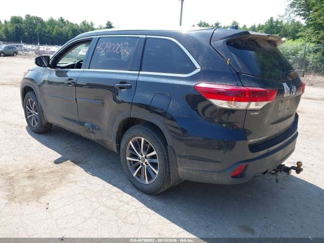 2018 TOYOTA HIGHLANDER XLE 3