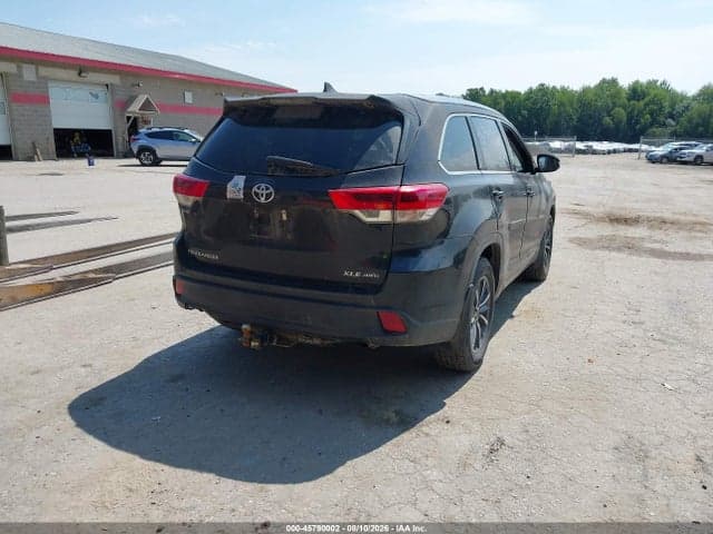 2018 TOYOTA HIGHLANDER XLE 4