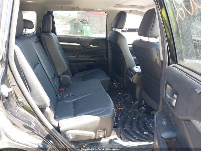 2018 TOYOTA HIGHLANDER XLE 8