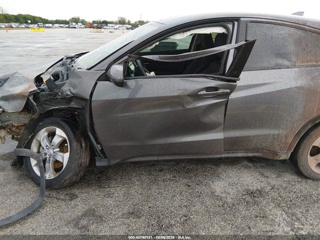 2021 HONDA HR-V 2WD LX 18