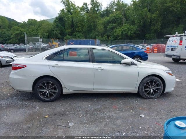 2017 TOYOTA CAMRY XSE 13