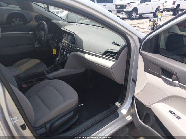 2019 HYUNDAI ELANTRA SE 5
