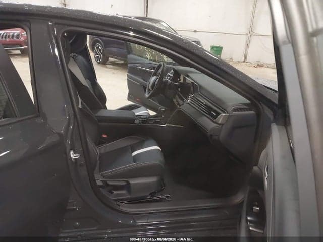 2026 TOYOTA CAMRY SE 4