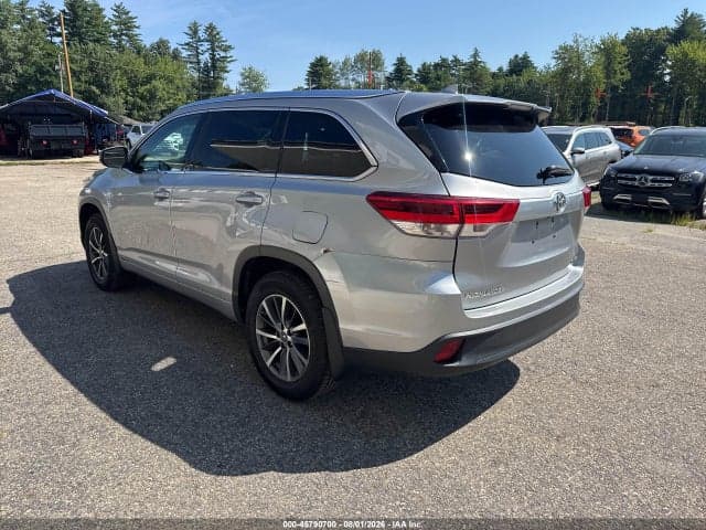 2017 TOYOTA HIGHLANDER XLE 3